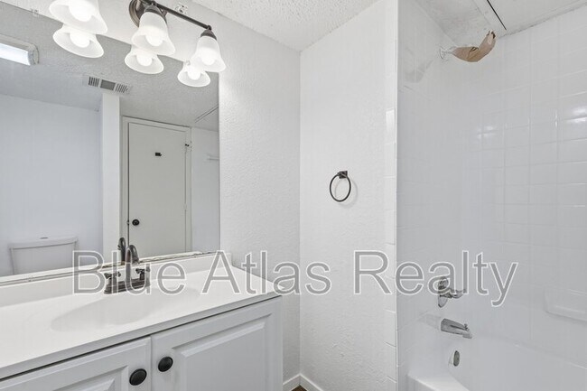 Building Photo - 5104 Herrick Ct