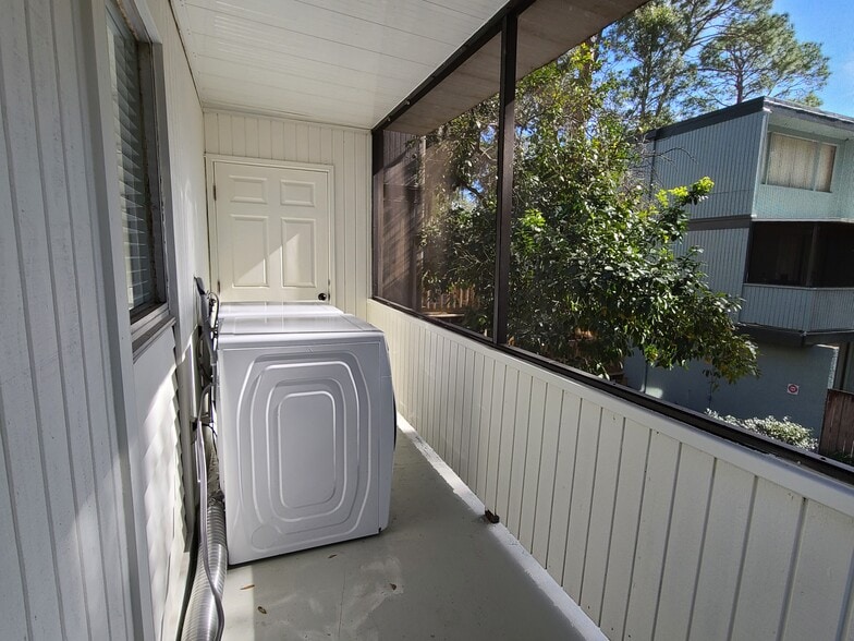 Building Photo - 701 SW 75th St