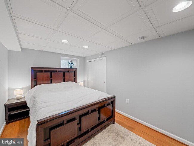 Building Photo - 8725 W Fort Foote Terrace