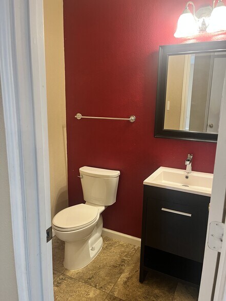 Building Photo - 78 Viking Oak