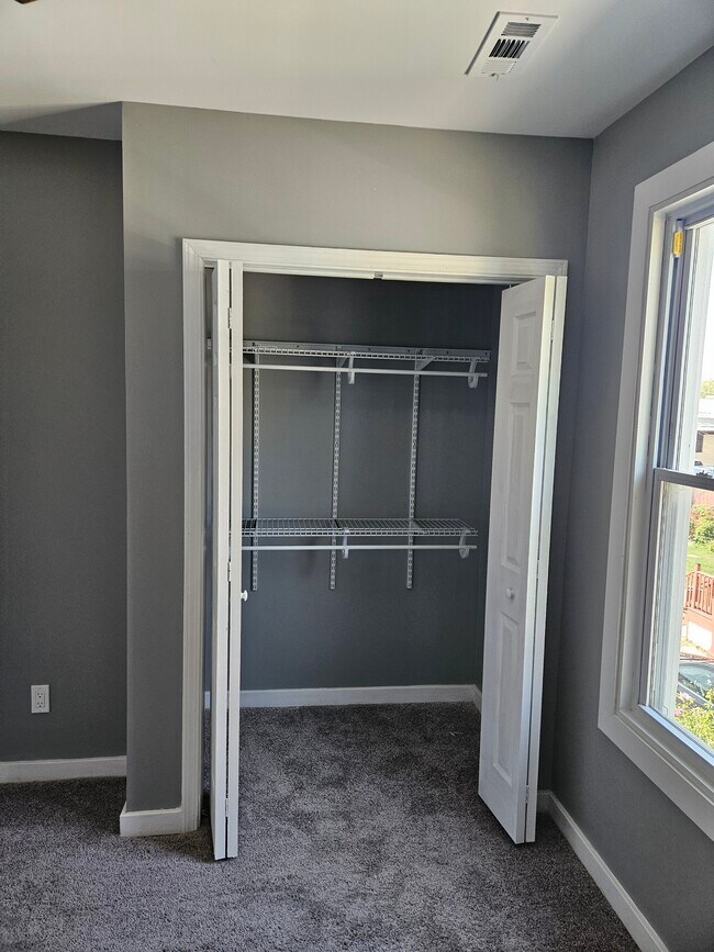 Building Photo - 1302 W 116th St