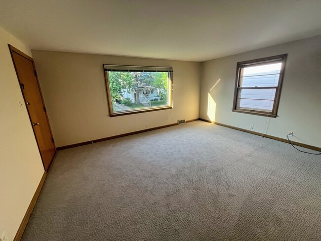 Building Photo - 6525 Powell Pl