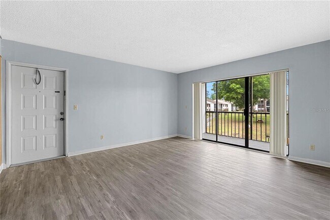 Building Photo - 8203 Sun Spring Cir