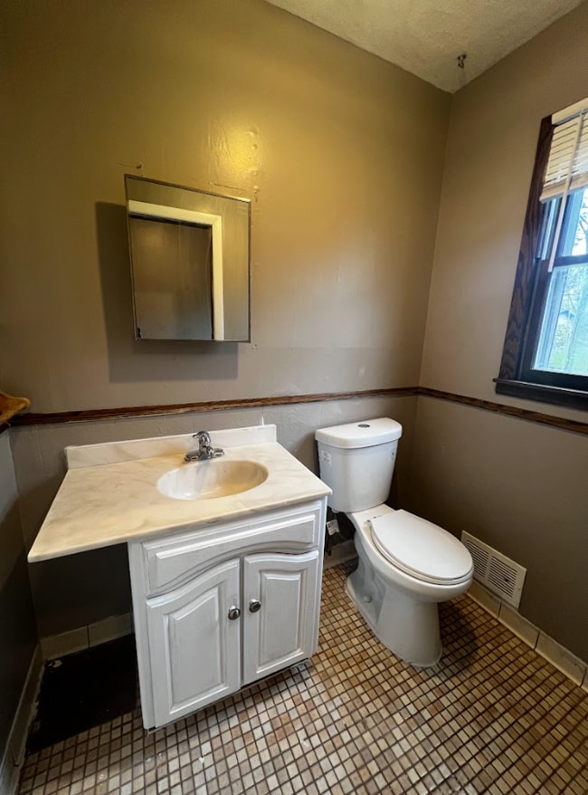 Building Photo - 7725 Tessman Dr