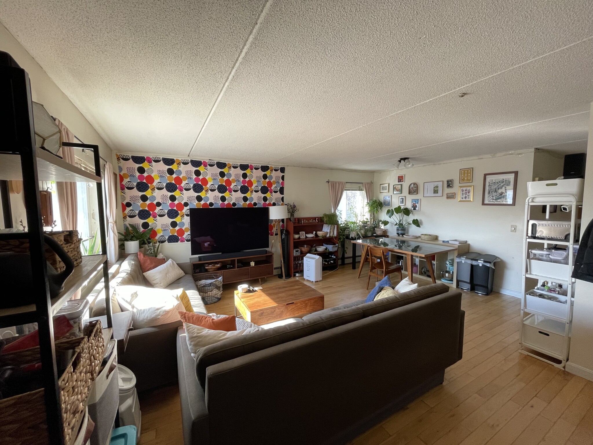 Building Photo - 122 Sycamore St