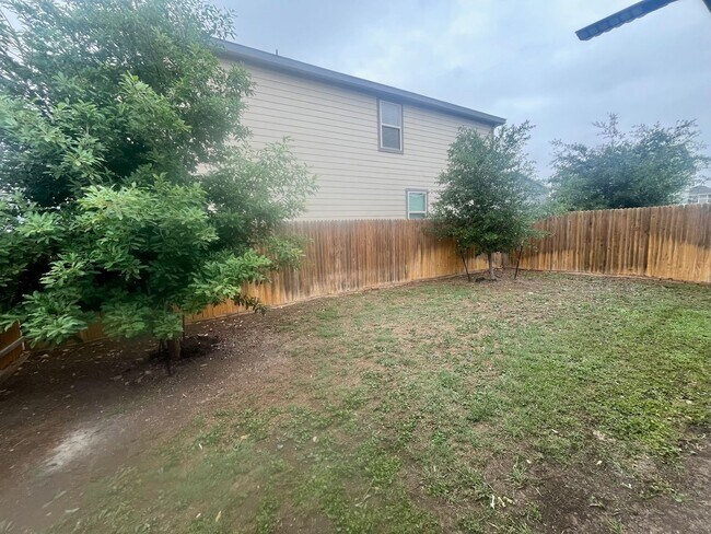 Building Photo - Charming 3/2 conveniently located to Lackland, Toyota, Palo Alto & Texas A&M San Antonio!