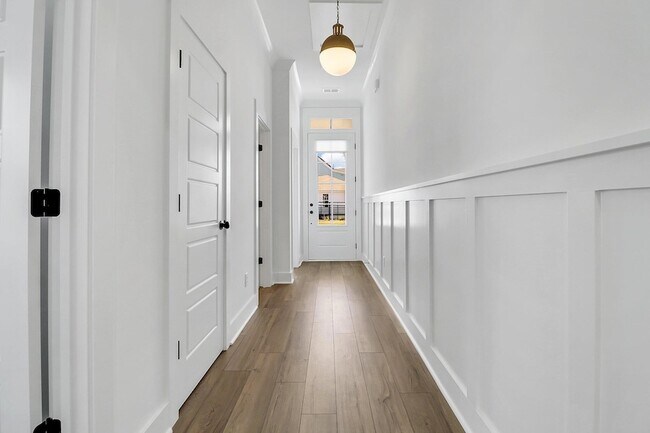 Building Photo - 502 Sound Dr