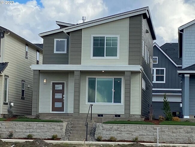 Primary Photo - Modern Living in Reeds Crossing – 3BR/2.5B...