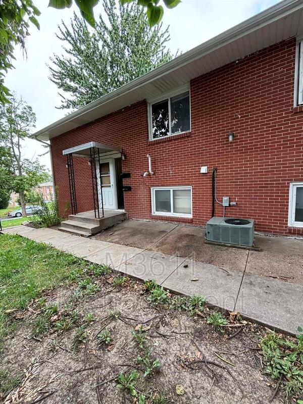 Building Photo - 4622 Stockwell St
