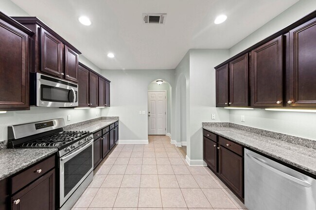 Building Photo - Luxury home in a premier neighborhood!