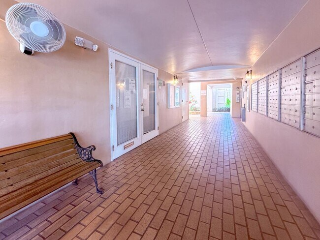 Building Photo - 1280 S Alhambra Cir