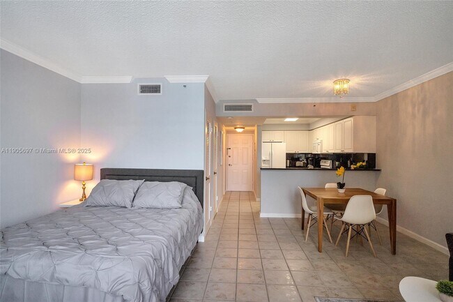 Building Photo - 2501 S Ocean Dr