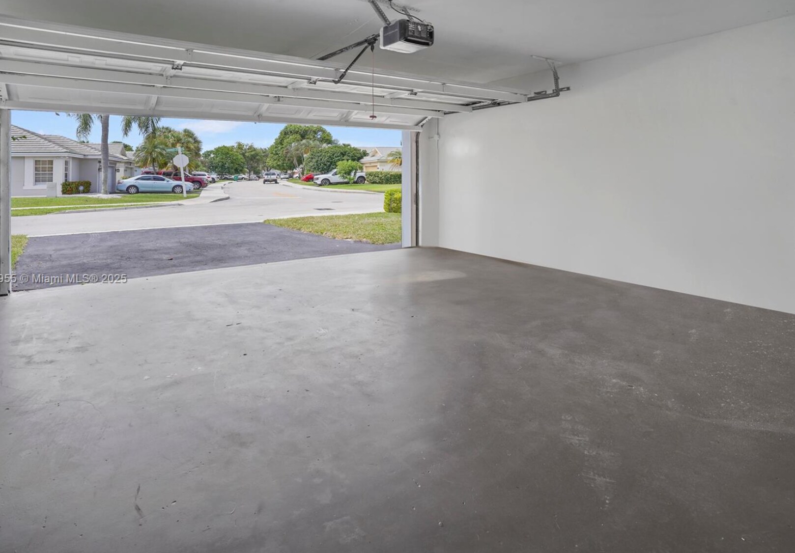 Building Photo - 9354 Arborwood Cir