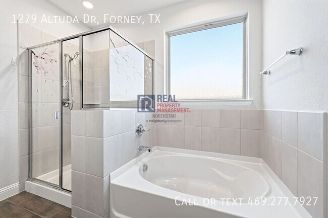 Building Photo - 1279 Altuda Dr