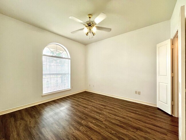 Building Photo - 3106 Silkwood Dr