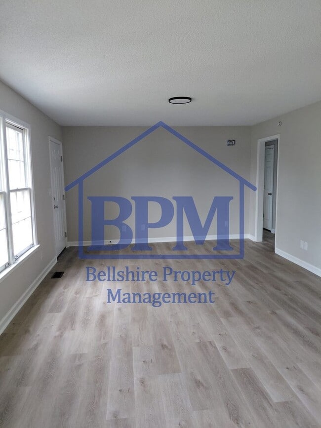 Building Photo - Completely Renovated 3 Bed, 2 Bath Home in...
