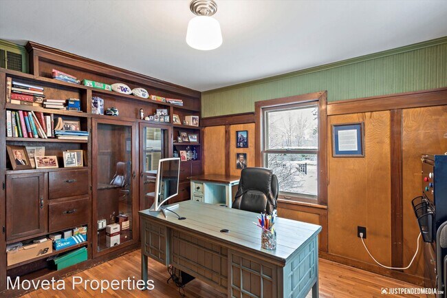 Building Photo - 4 br, 3.5 bath House - 1334 K Street