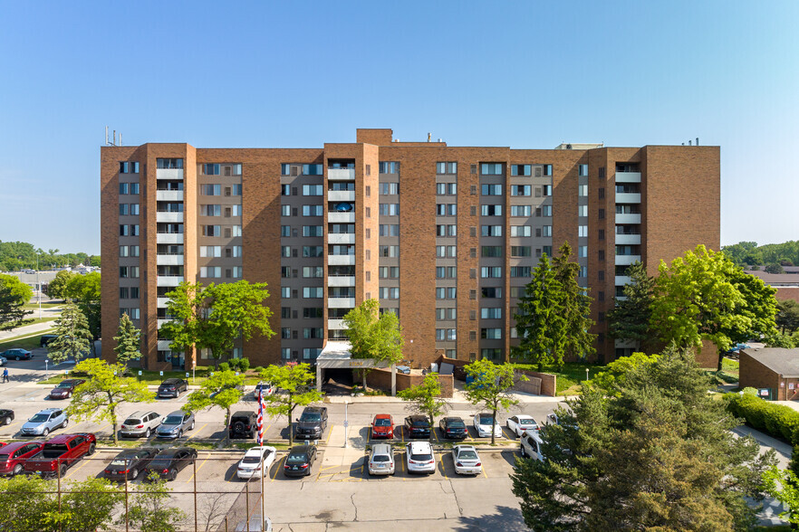 Building Photo - Parkview Tower Apartments