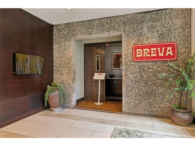 Building Photo - 201 S 11th St