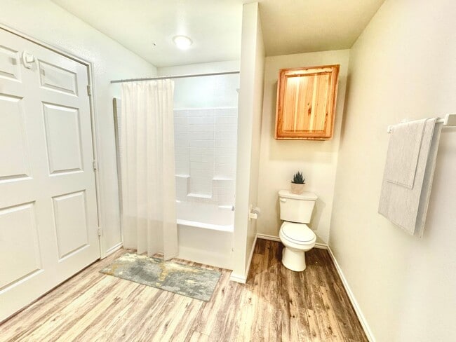 Building Photo - SELF SHOWING!! Enhanced Convenience: 3/2 H...