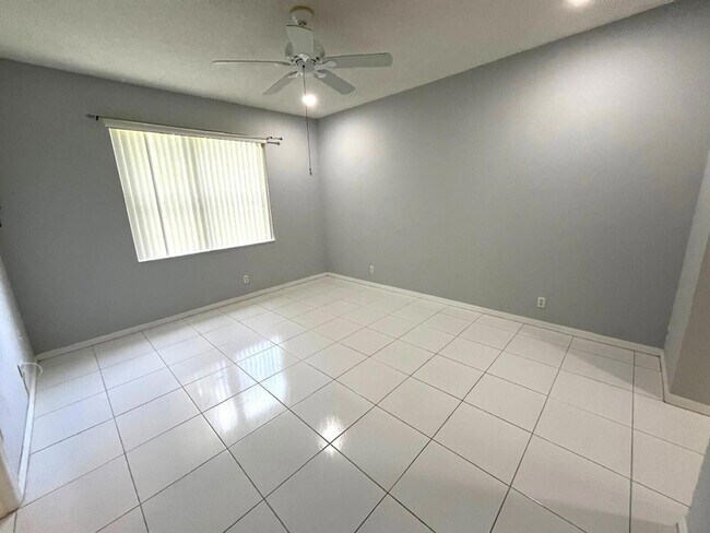Building Photo - 3166 Via Poinciana