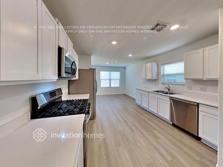 Building Photo - 18719 Charter Elm Dr