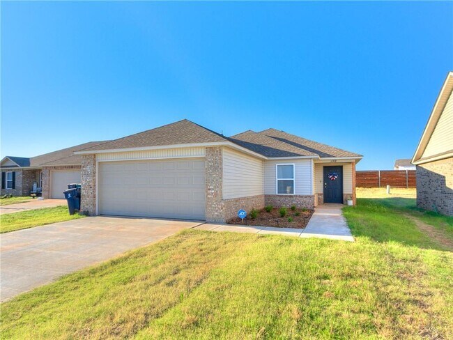 Building Photo - 11708 NW 99th Ter