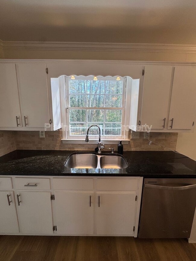 Building Photo - 4007 Shady Cir NW