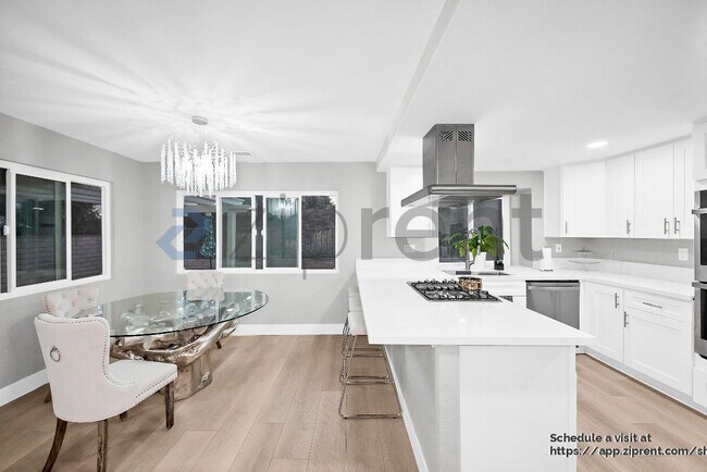 Building Photo - 23693 Cadenza Dr