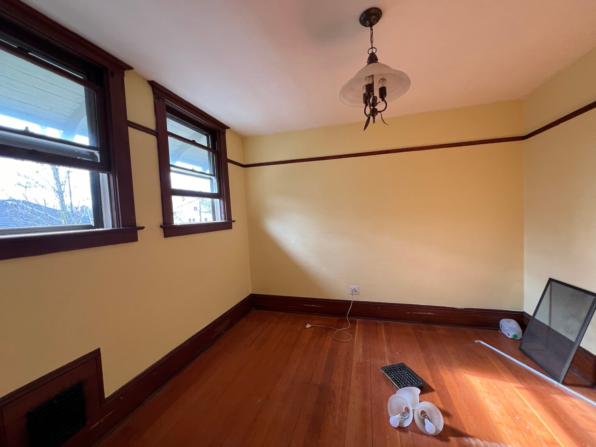 Building Photo - 1402 SE 32nd Ave