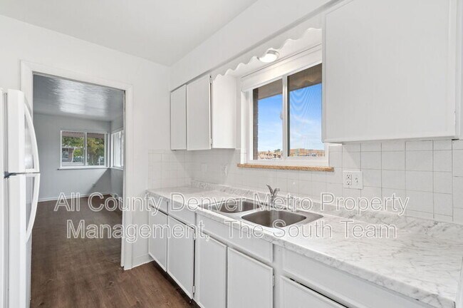 Building Photo - 5579 S Delaware St