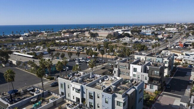 Building Photo - Downtown Oceanside Condo with pool and roo...