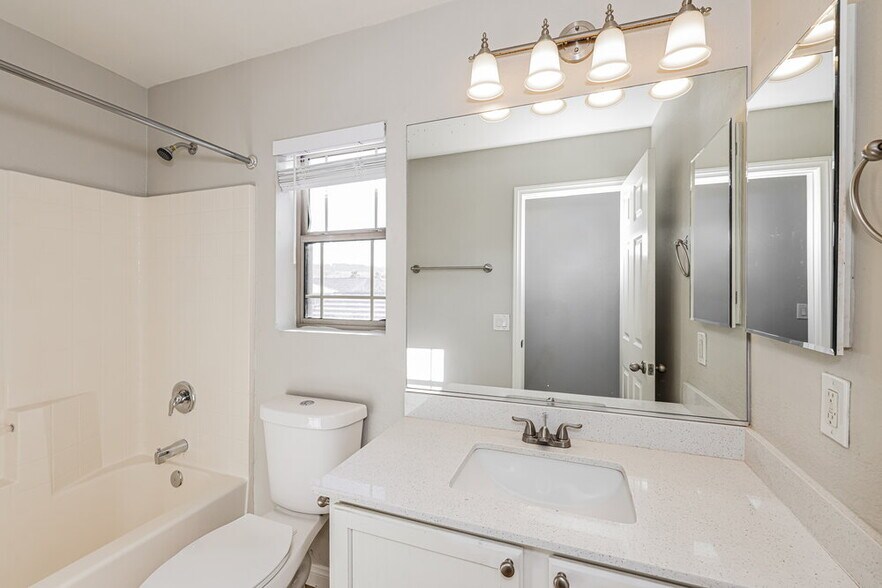 Building Photo - 6517 Coffeeville Creek Dr