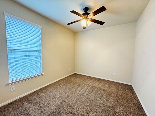 Building Photo - 23607 Tirino Shores Dr