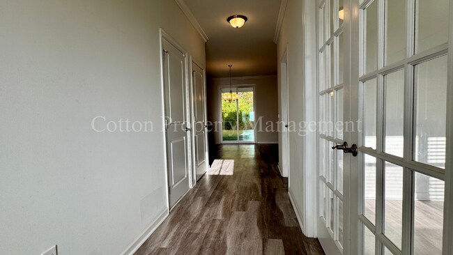 Building Photo - 473 Esthwaite Dr SE