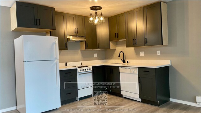 Building Photo - Fully Remodeled Large 1-Bed w/ Walk-in Clo...