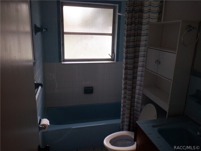 Building Photo - 3415 S Diamond Ave