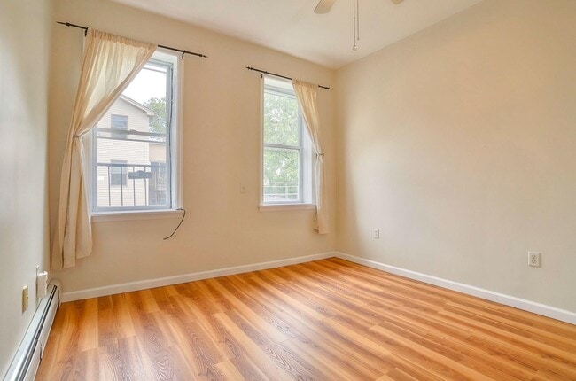 Building Photo - 273 Webster Ave
