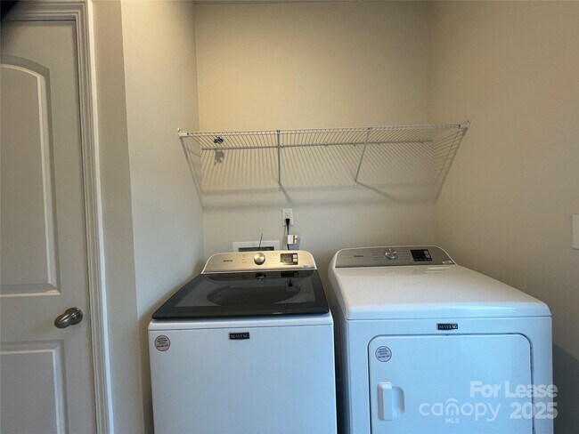 Building Photo - 403 Wescott St