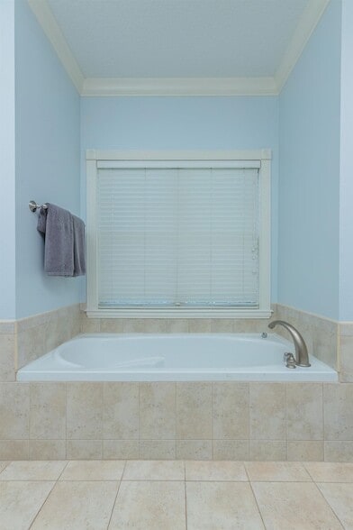 Building Photo - 313 S Forest Dune Dr
