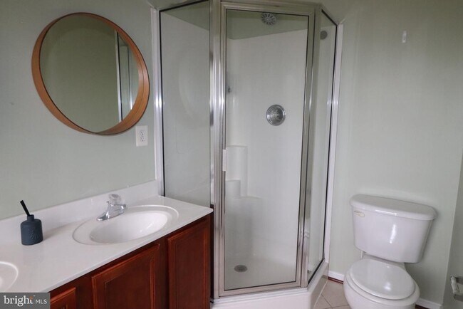 Building Photo - 104 Stingray Ct