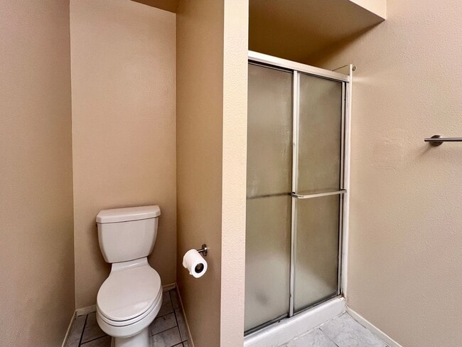 Building Photo - $1,595 Shields & Fowler, 3 Bedroom - E. Shields Ave #118, Fresno / Gated Community