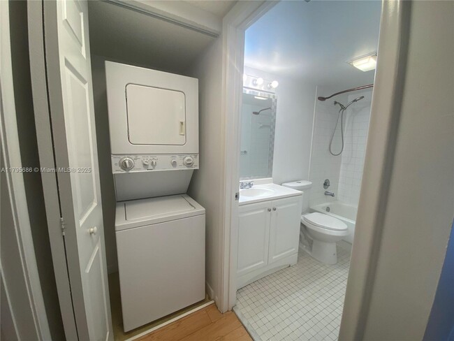 Building Photo - 1100 SW 128th Terrace