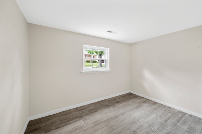 Building Photo - 383 Messina Dr