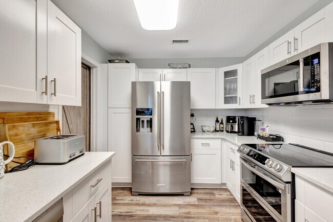 Building Photo - 120 Ocean Dunes Cir