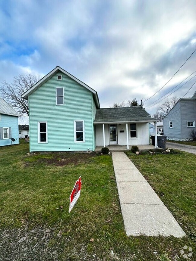 Building Photo - 2 Bedroom 1 Bath Home Syracuse, IN