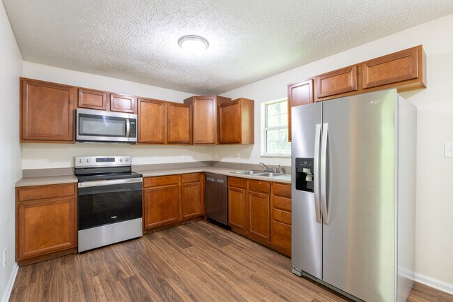 Building Photo - 320 Beechwood Dr