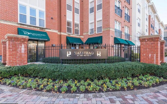 Building Photo - 2665 Prosperity Ave