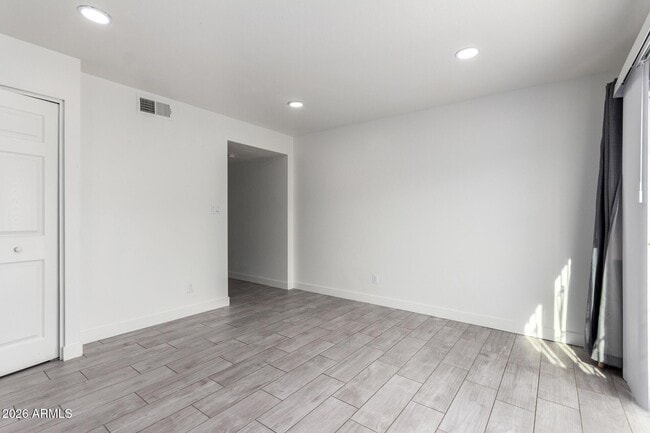 Building Photo - 1586 West Campbell Ave