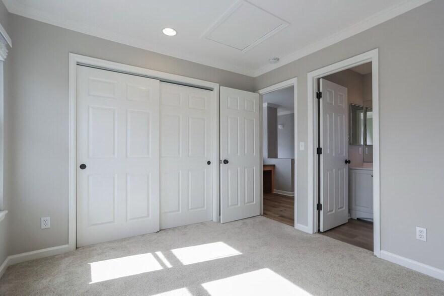 Building Photo - 7941 E Harvard Cir